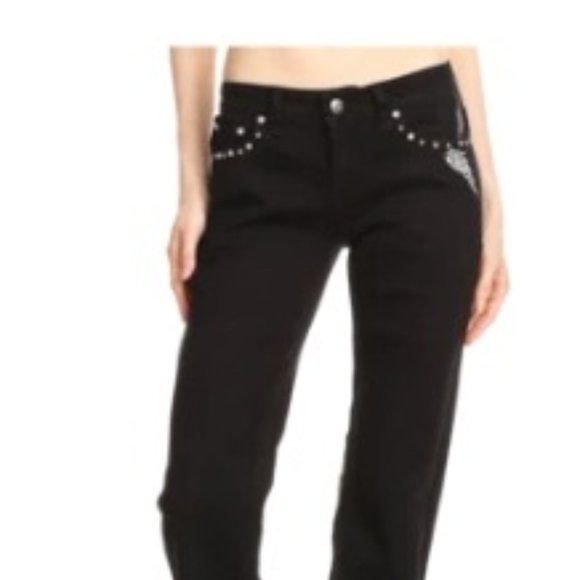 Boutique of Leathers - Picture 3 of 3